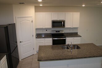 11106 Amber Ridge Dr in Zellwood, FL - Building Photo - Building Photo