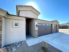 3820 Laguna Ln in Kingman, AZ - Building Photo - Building Photo