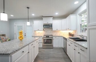 11314 Walton Lake Rd in Disputanta, VA - Building Photo - Building Photo