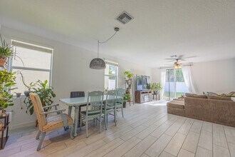 2460 Timber Forest Dr in Haverhill, FL - Building Photo - Building Photo