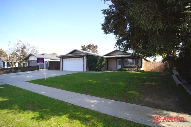 6708 Randall St in Bakersfield, CA - Building Photo - Building Photo