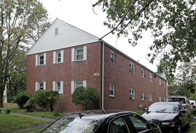 45 S Madison Ave in Spring Valley, NY - Foto de edificio - Building Photo