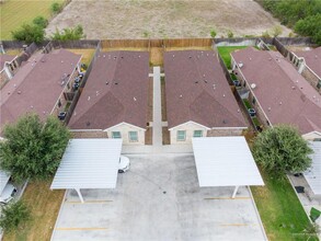 3206 Luz Divina St, Unit 1 in Edinburg, TX - Building Photo - Building Photo