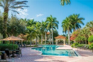 8940 Colonnades Ct E in Bonita Springs, FL - Building Photo