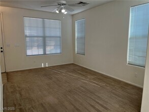 4915 Midnight Oil Dr in Las Vegas, NV - Building Photo - Building Photo