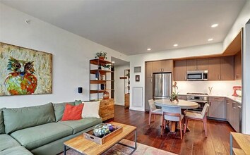 1321 Seneca St, Unit #1004 in Seattle, WA - Building Photo - Building Photo