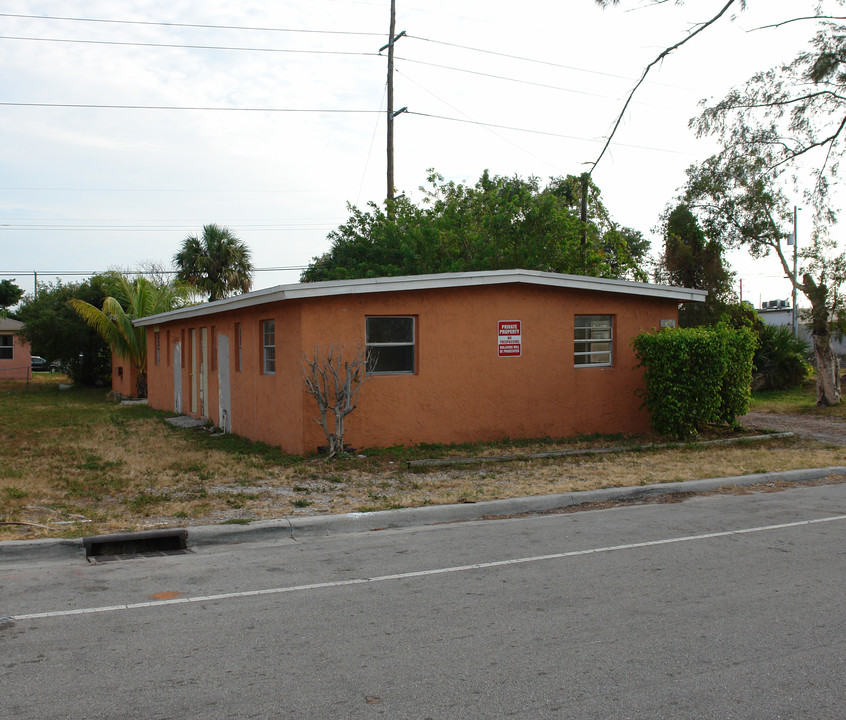 2721 NW 9th Ct in Fort Lauderdale, FL - Building Photo