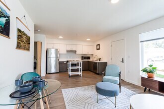 Douglas Grove in Gresham, OR - Building Photo - Interior Photo