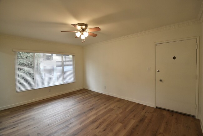 1422 Gordon St, Unit 05 in Los Angeles, CA - Building Photo - Building Photo