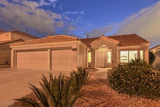 8157 Creek Water Ln in Las Vegas, NV - Building Photo - Building Photo