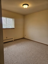 11205 W Bluemound Rd in Wauwatosa, WI - Building Photo - Building Photo