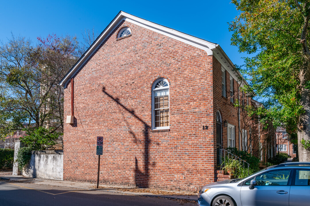 12 George St in Charleston, SC - Building Photo