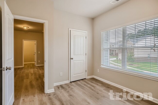 451 Fredrick Dr in Mcdonough, GA - Foto de edificio - Building Photo