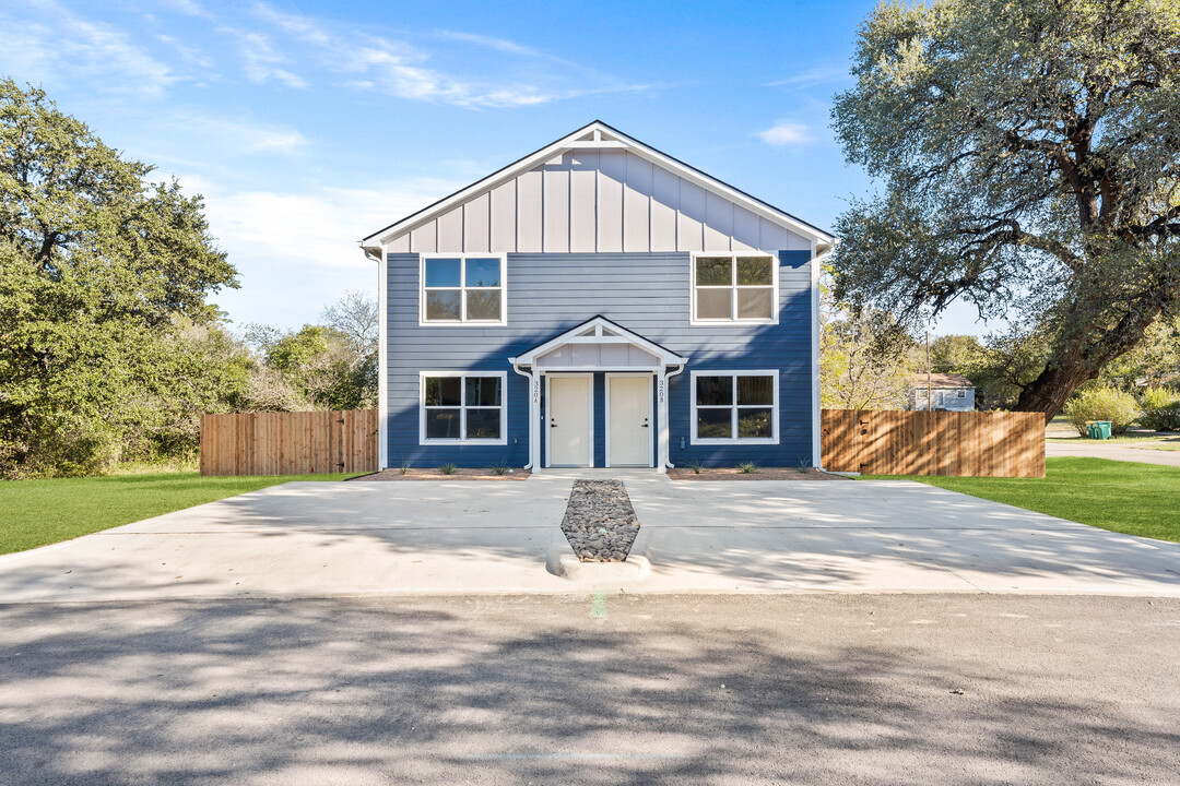 1003 S 26th St in Temple, TX - Building Photo