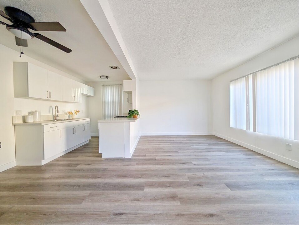 1818 W Sumac Ln in Anaheim, CA - Foto de edificio