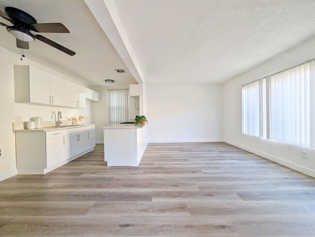 property at 1818 W Sumac Ln