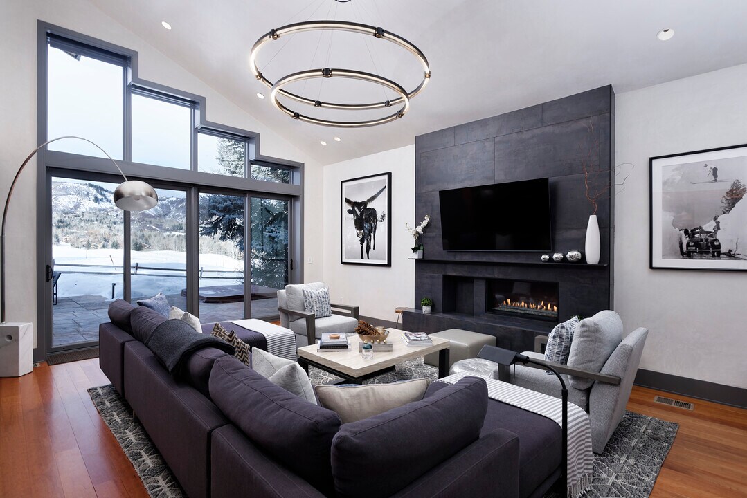 477 Fairway Dr in Snowmass Village, CO - Building Photo