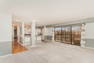 111 S Baybrook Dr in Palatine, IL - Building Photo - Building Photo