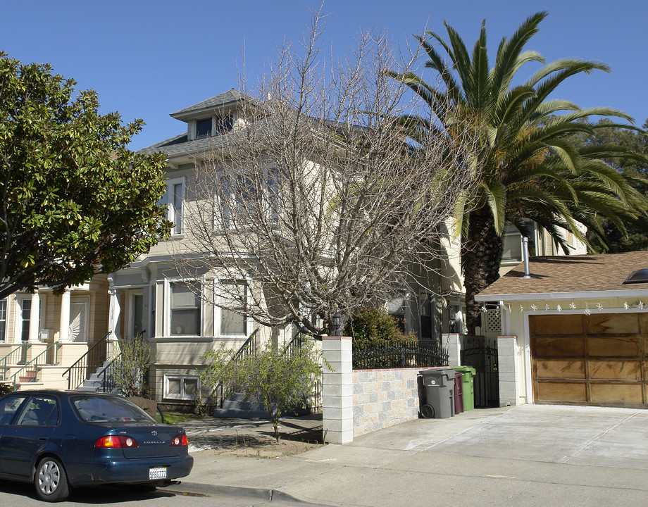 1026 Linden St in Oakland, CA - Foto de edificio