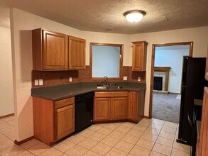 4449 W Madison St in Springfield, MO - Building Photo - Building Photo