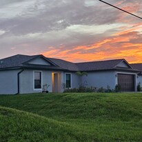 839 Yellowbird Dr in Ft. Myers, FL - Building Photo