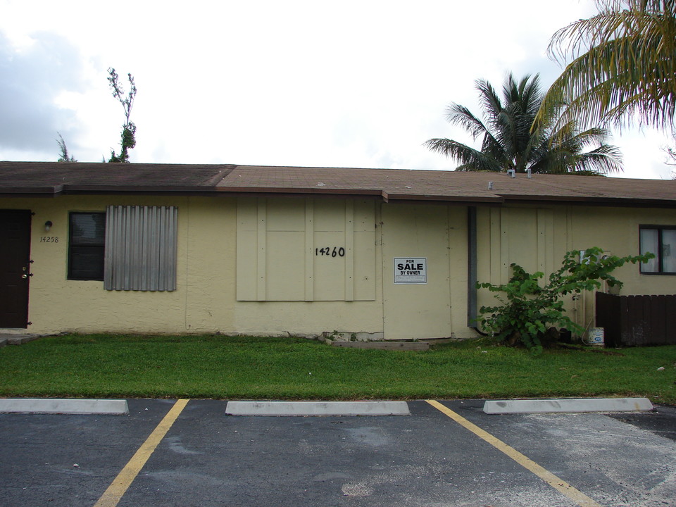 14250-14310 SW 283rd St in Homestead, FL - Foto de edificio