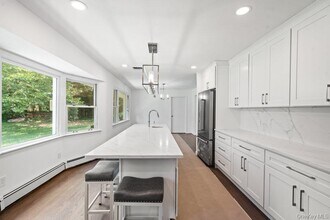 1950 Midlane Rd in Syosset, NY - Building Photo - Building Photo