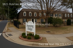 5821 Hunting Ridge Ln in Charlotte, NC - Building Photo