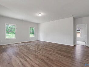 104 Striker Ln in Harvest, AL - Foto de edificio - Building Photo