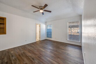 6610 Darcy Ln in Arlington, TX - Building Photo - Building Photo