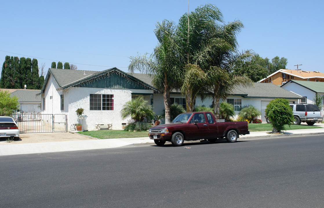 79-81 2nd St in Moorpark, CA - Foto de edificio