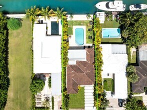 7610 Bayside Ln in Miami Beach, FL - Building Photo - Building Photo