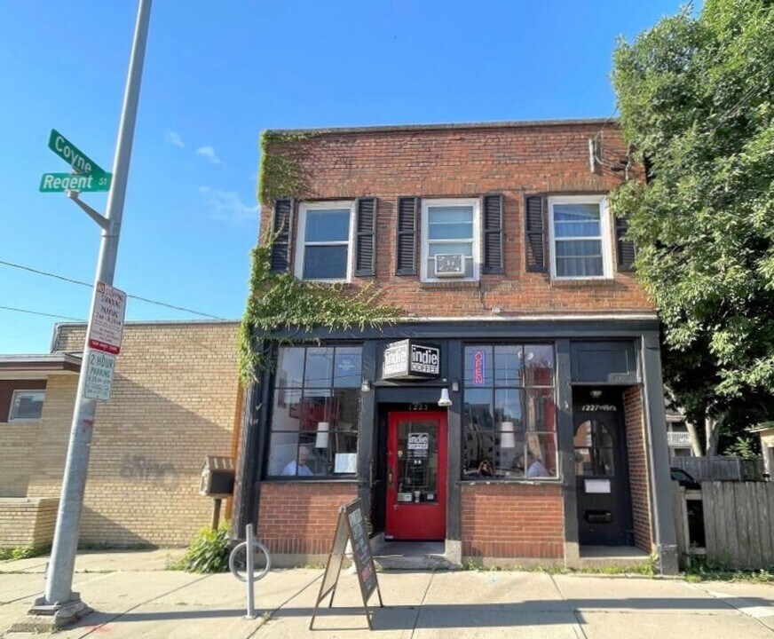 1227 Regent St in Madison, WI - Building Photo