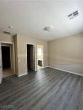 270 Calgrove St in Las Vegas, NV - Building Photo - Building Photo