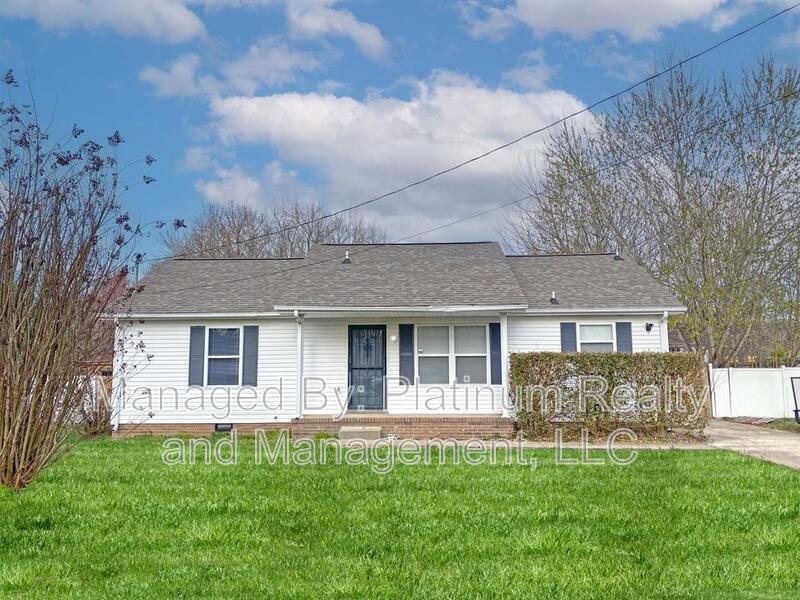 544 Jacquie Dr in Clarksville, TN - Foto de edificio