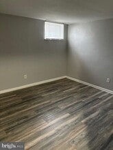 27 E Main St in Windsor, PA - Building Photo - Building Photo