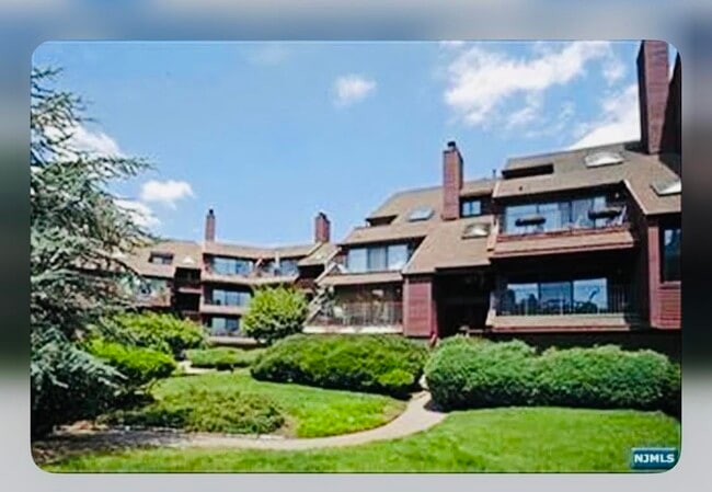 property at 8C Cove Ln