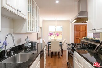 922 16th St, Unit 922 16th St. Unit 3 in Santa Monica, CA - Building Photo - Building Photo