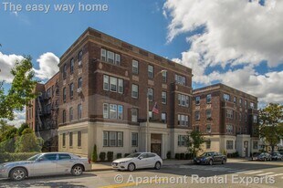 136 Highland Ave in Somerville, MA - Building Photo