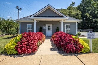 Village West Apartments II in Auburn, AL - Building Photo - Building Photo