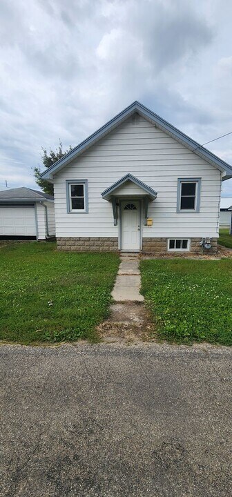 106 11th St NE in Austin, MN - Building Photo