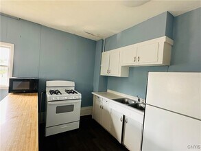 238 W 5th St in Oswego, NY - Building Photo - Building Photo