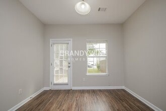 126 Seabreeze Trail in Newnan, GA - Foto de edificio - Building Photo