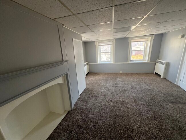 310 W Lancaster Ave, Unit 2W in Reading, PA - Building Photo - Building Photo