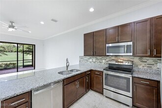 11992 Five Waters Cir in Ft. Myers, FL - Building Photo - Building Photo