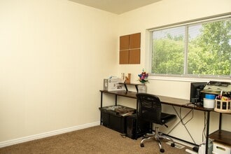 137 S 400 W in Hyrum, UT - Building Photo - Building Photo