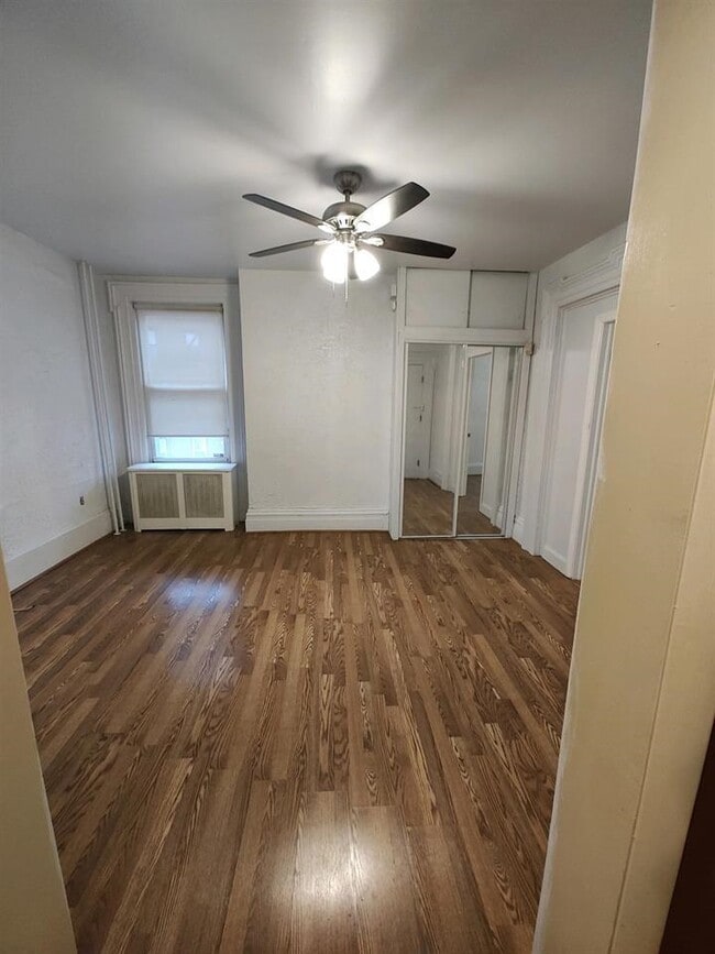 56 Waverly St in Jersey City, NJ - Building Photo - Building Photo