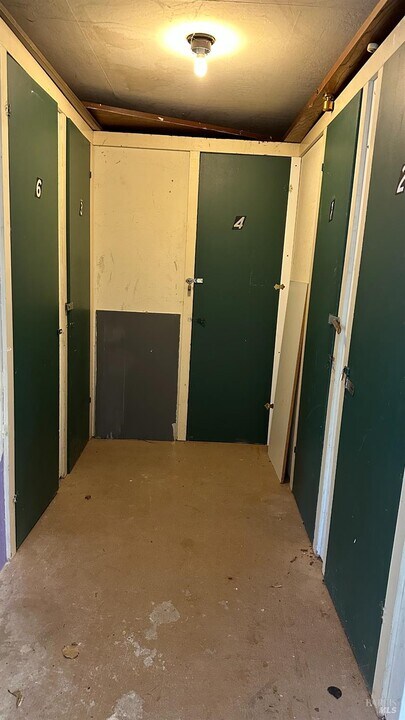 20 Luna Ln in San Anselmo, CA - Building Photo