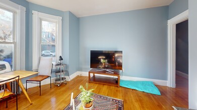 50-56 Burnett St, Unit 1 in Boston, MA - Building Photo - Building Photo