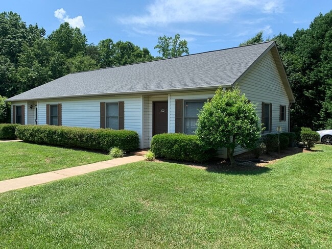 property at 104 Peninsula Pl Ln